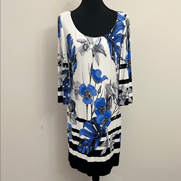 Cartise Dresses & Skirts - Blue Floral Scoop Neck Women’s Dress